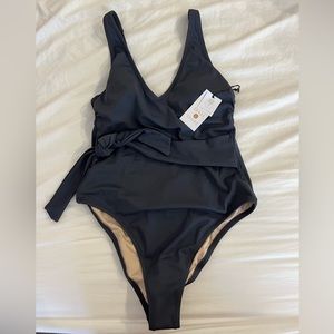 Target Shade and Shore bathing suit New with tags